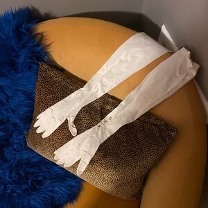 Elegant White Women's Gloves